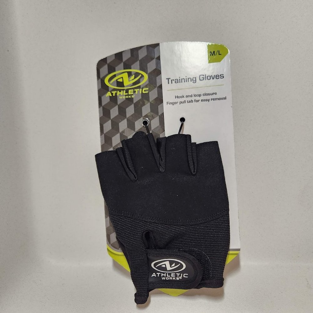 NEW Athletic Works Weightlifting Gloves M/L Black Gym Gear Athlete Gift  Makes a